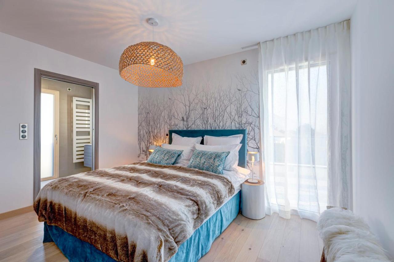 Serenity - 3 Bedroom Top Floor Apartment Parking & Lake View Terrace Аннесі Екстер'єр фото